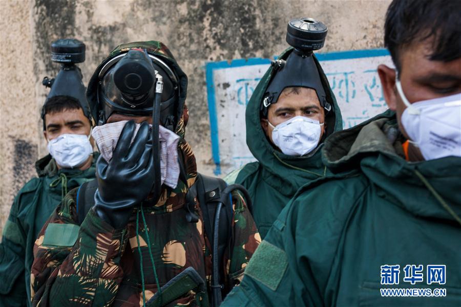 (外代一線)(1)印度新德里煤氣泄漏 約200名學(xué)生入院